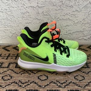 Nike LeBron Witness 5